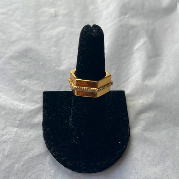 Ring - Picture 1 of 3